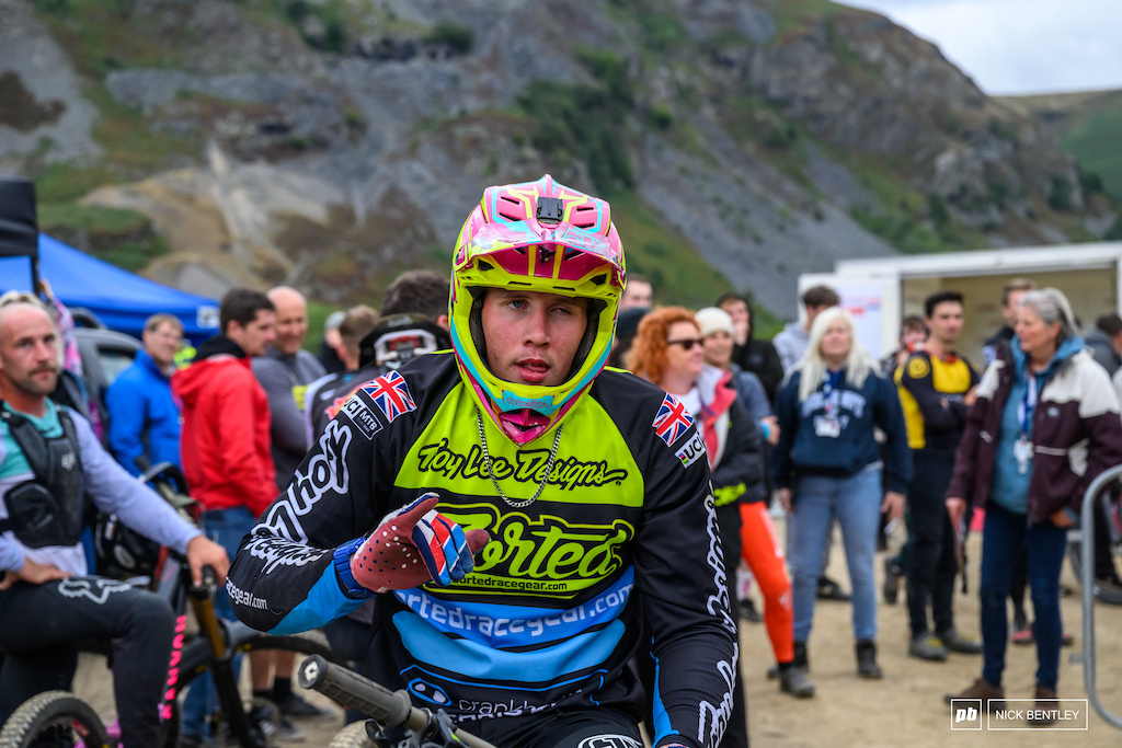 Great to see 4X National Series Champion Zac Hudson racing in a DH series. Not quite sure what crazy face Zac was trying to pull