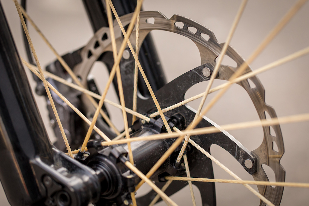 Brotlos Design mpEV01 steel and 3D printed Kavenz sibling