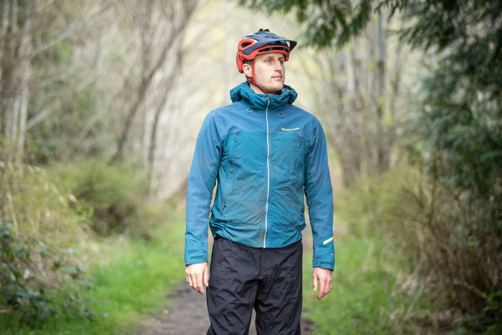 How to choose a waterproof jacket for hiking and the 8 best ones to get