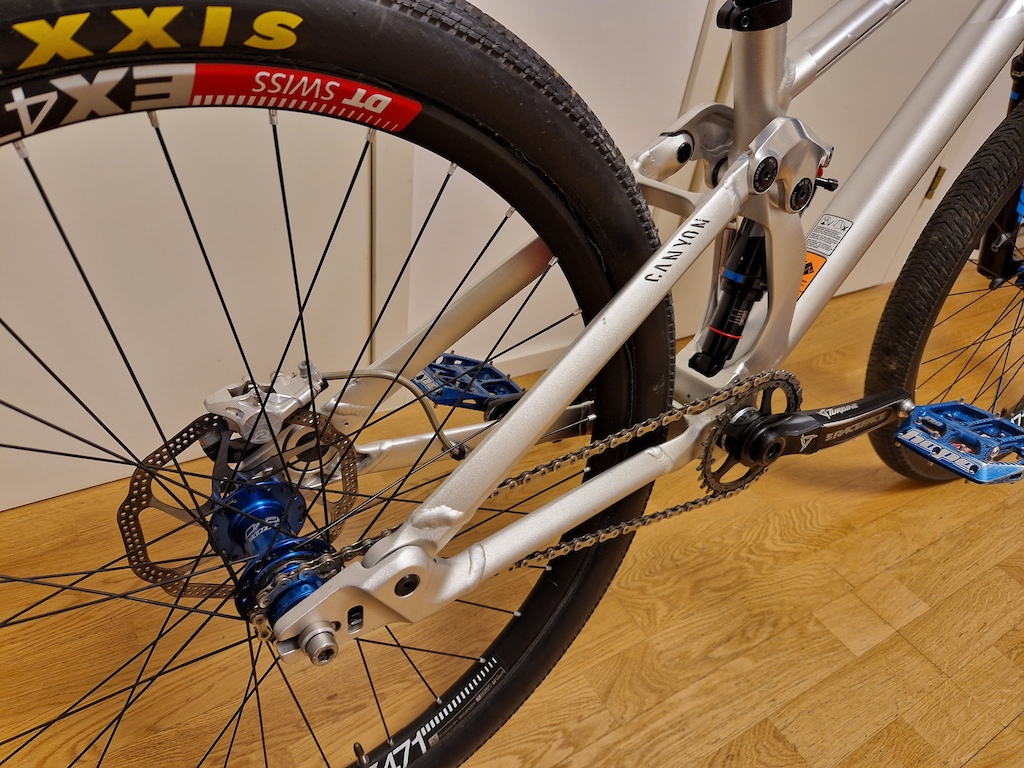 Canyon stitched 720 raw
Rock shox pike dj
Rf turbine cranks
Hope pro2 evo trials and pro 2 evo front hubs
Dt swiss ex471 + dt swiss dobblebutted spokes
Straitline stem
Hope pedals
Maxxis dth 120tps foldable tires
Hope tech 3 x2 brake