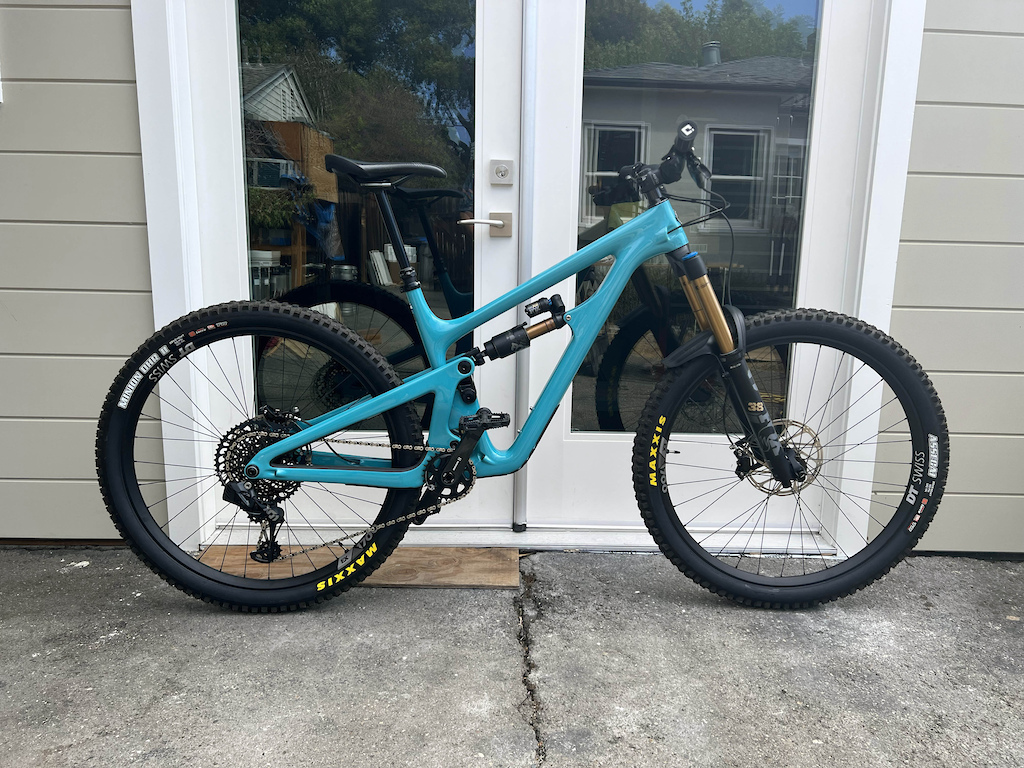 My 2022 Yeti SB150. Outfitted with SRAM X01 AXS, Code RSC brakes, and a Fox 38. I also added a DVO Jade Coil (not shown).