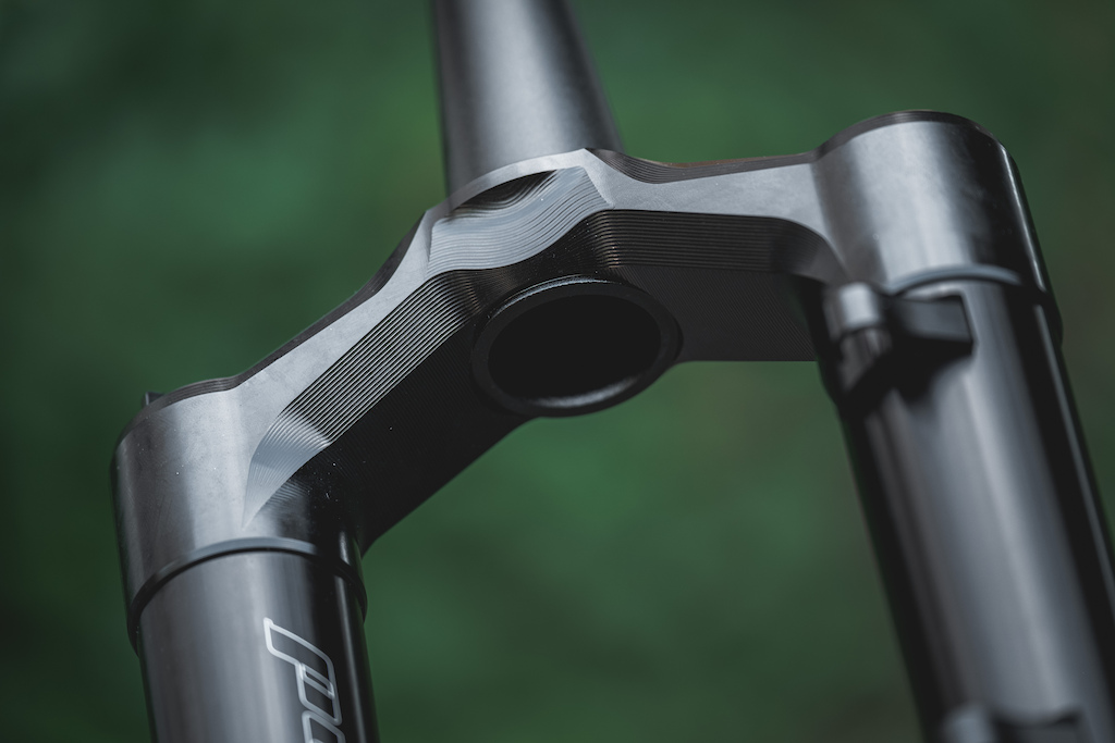 First Look Intend's Upside Down XC Fork Uses a CarbonTubed Damper