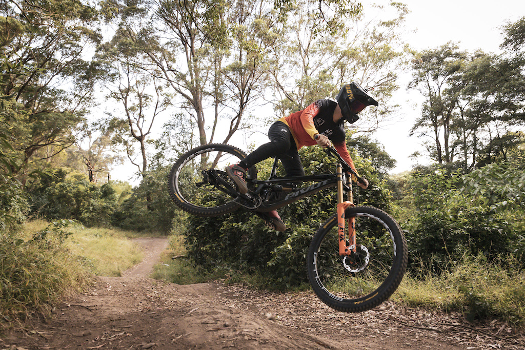 Here is my new Pivot Pheonix bike build. Stoked on how it turned out and cant thank my sponsors Pivot, Continental, Fox, Raceface, Jetblack and 99 Bikes Ryde enough for helping me get this build done.