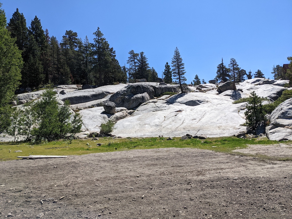 Granite slabs near the trailhead to Hidden/Granite Lakes