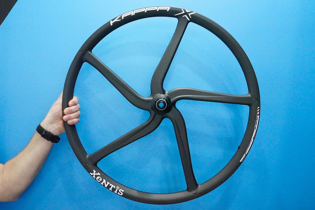 One-piece, one-cure, infused carbon fiber wheel is ready to roll