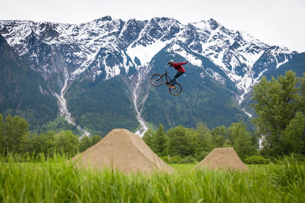 Robb Thompson Photo Pemberton dirt jump line for continuum