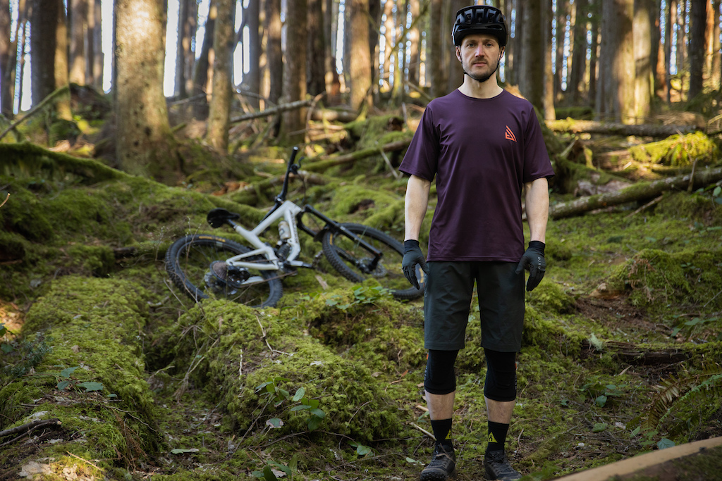 Review: Akta's Trail Apparel & Protection Line - Pinkbike