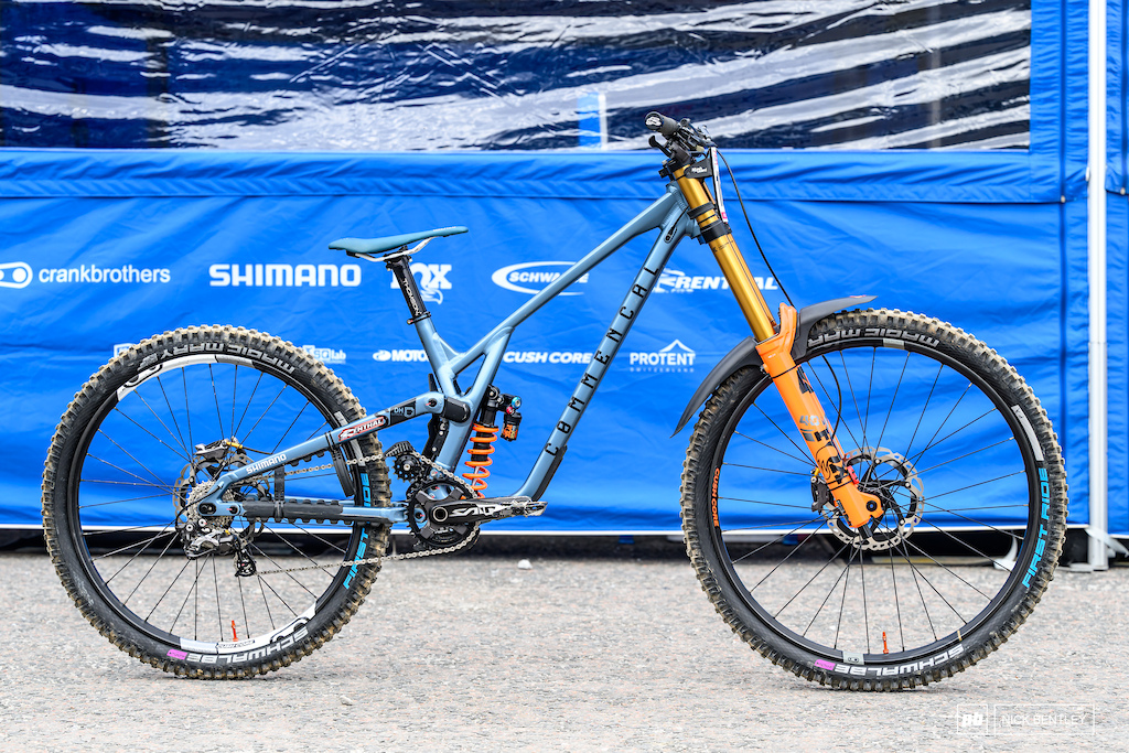 Camille Balanche s Commencal Supreme DH V5