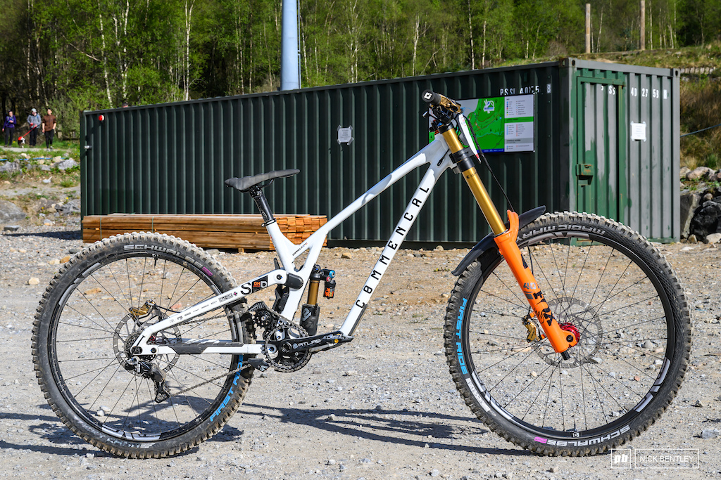 Thibaut Daprela Commencal Supreme DH V5