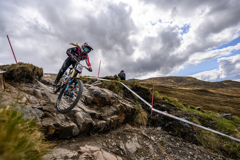 Scotland s own Heather Wilson absolutely smashed it this weekend taking the win by over 40 seconds in the 13-16 field and taking 13th overall in the women racing this weekend