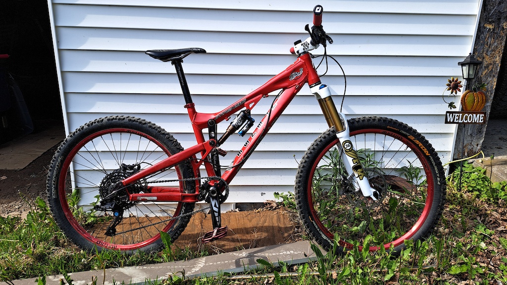 My newest bike. 
2010 Intense Slopestyle
Fox 36 Talas 120-160 Kashima
Fox DHX AIR 5.0 Kashima
Azonic Outlaw Wheels
Saint Crankset
Brand-new Chromag Dagga Pedals
Box components 1X9 Wide Range Drivetrain
Avid XO Trail Brakes
