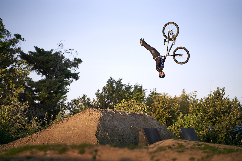 Backflip Superman by Fred Austruy
Photographer : Thomas Heydon