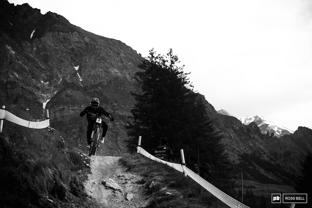 Bodhi Kuhn getting acquainted with the track here in Lenzerheide.