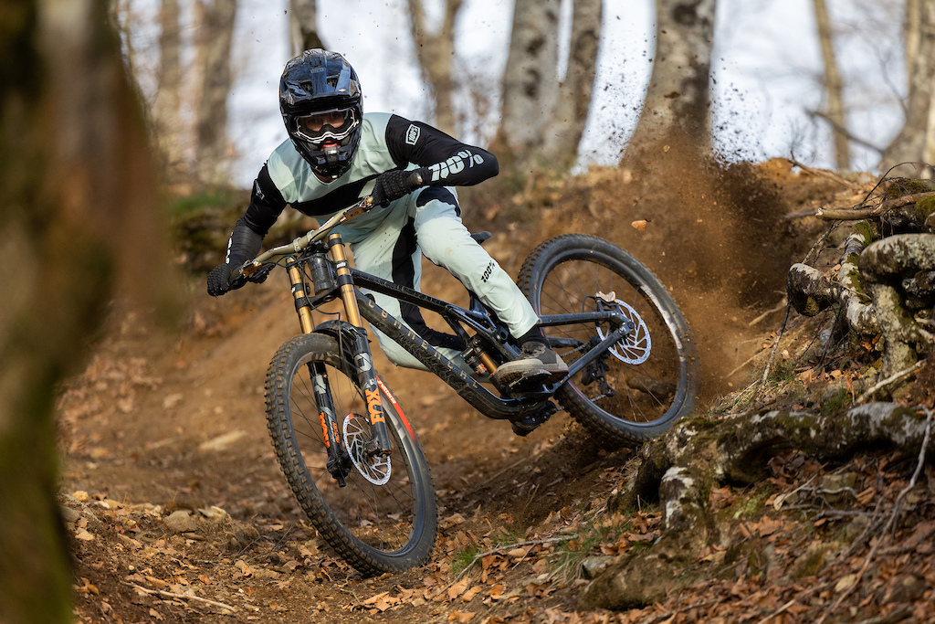 100% Releases New SP23 R-Core X Limited Edition Downhill 