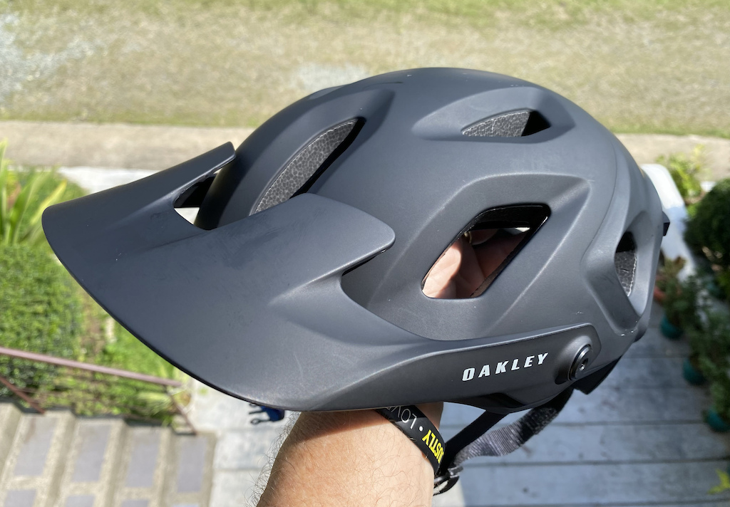 The Oakley DRT5 Trial/Enduro Mnt. Bike Helmet - Review by 