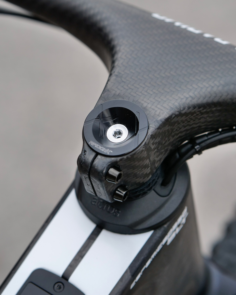 lightest emtb