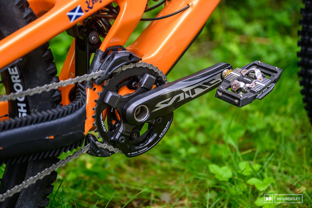 Bike Check: Aimi Kenyon's Santa Cruz V10 - Fort William DH World