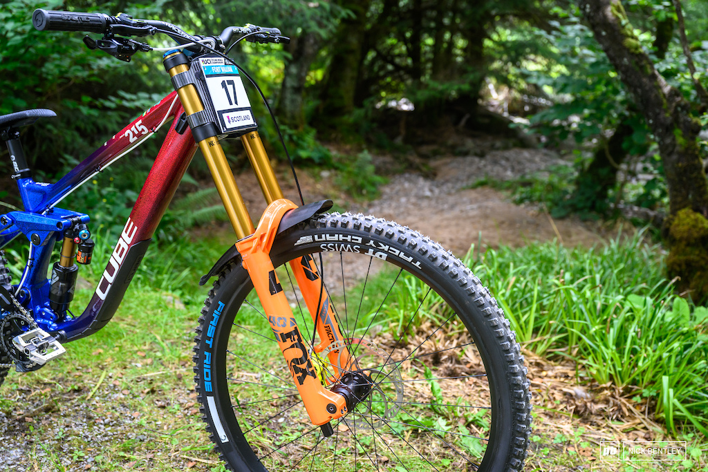 Bike Check: Danny Hart's Union Jack Prototype Cube - Fort WIlliam