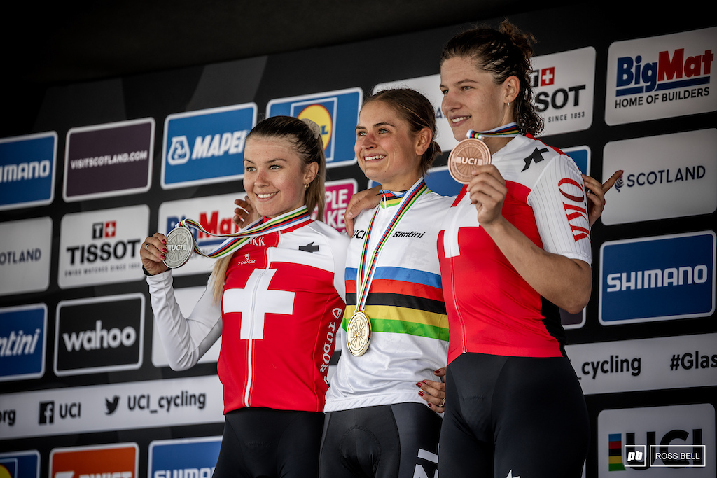Samara Maxwell takes gold ahead of Ginia Caluori and Ronja Blochlinger.