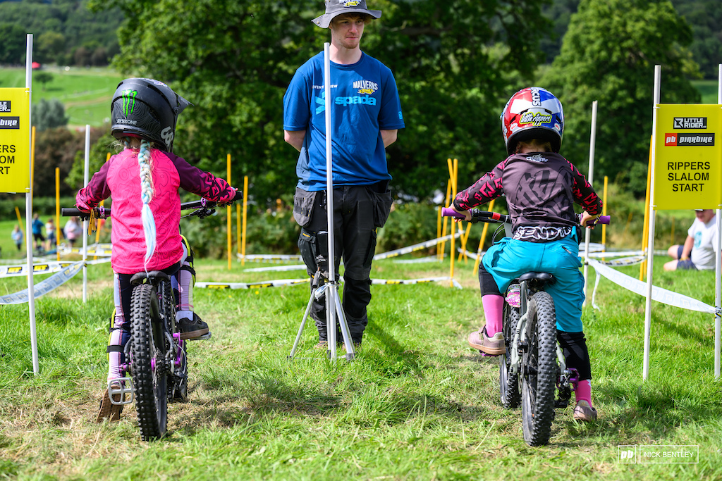 No gate for the kids. Dual Slalom is just a classic ready, steady, go!