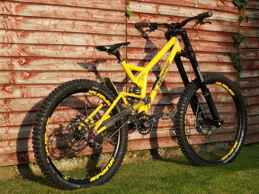 Dark cycles Scarab just rebuilt after long weekend in Wales at Dyfi and 2 weeks in morzine. New Dorado now and fresh rubber.