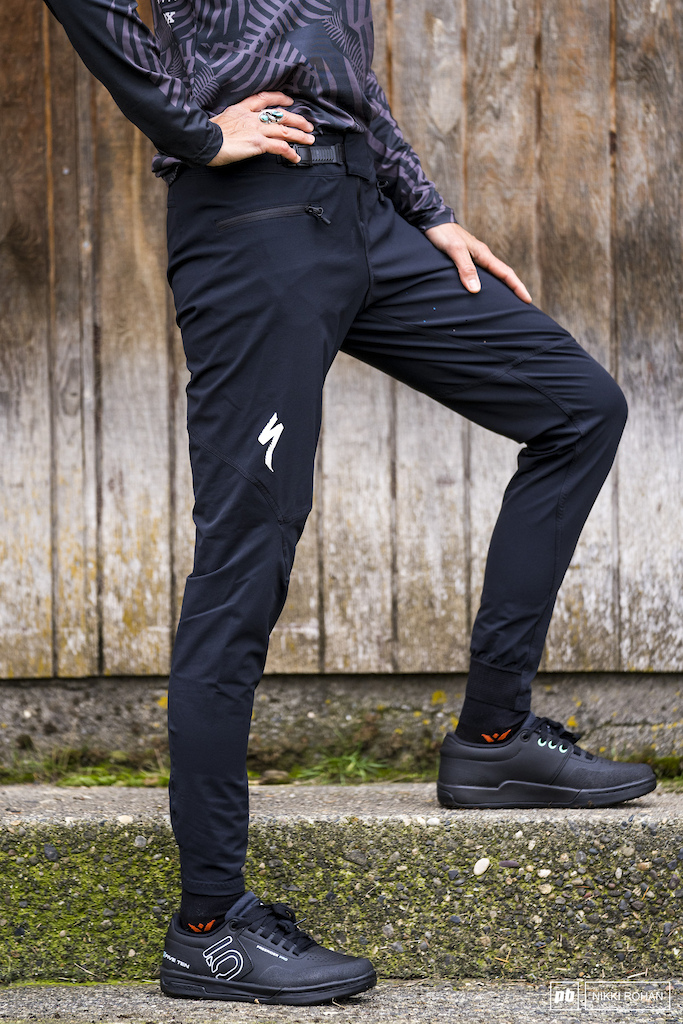 Waterproof Ripstop Nylon Fabric Plain Jogger Pants Outdoor Polyester  Trousers Windbreaker Track Pants - China Jogger Pants and Clothing Pants  price