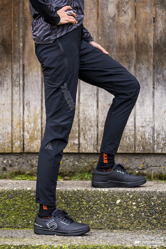 Canyon MTB Pants review – close-fitting and comfortable enduro pants