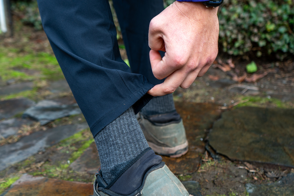 Review: 7mesh's Cache Anorak & Grit Pants - Pinkbike