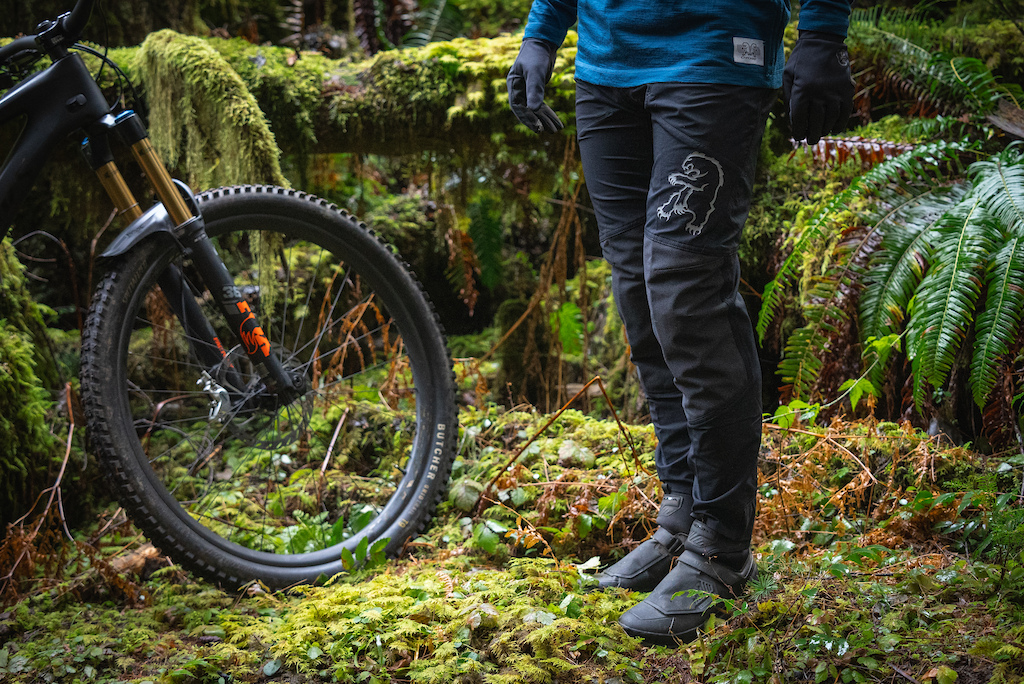 Review: Chromag Seton Pants and Dominion Jersey - Pinkbike