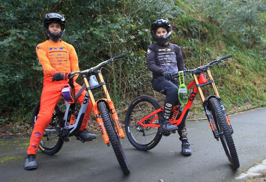 Nathan and Ruben de Vaux in Wales United Kingdom photo by trailrippers Pinkbike