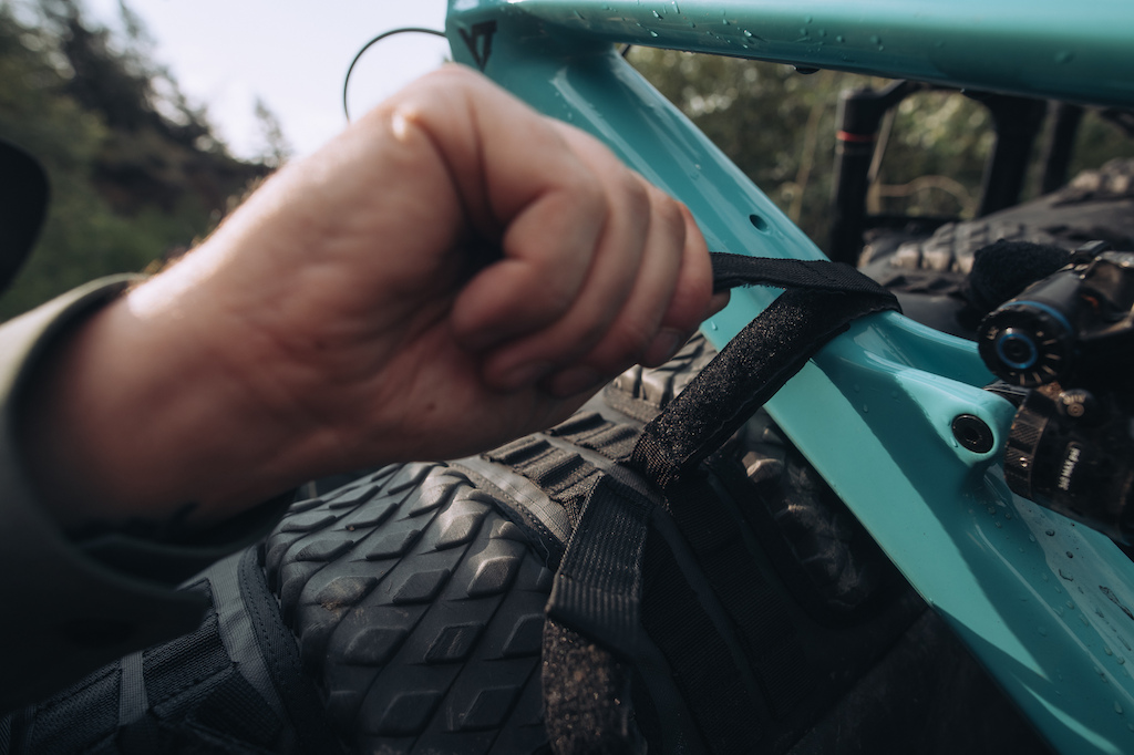 Protection Hayon Dakine Universal Pickup Pad – Pour 7 Vélos, Rembourré, Noir, Neuf