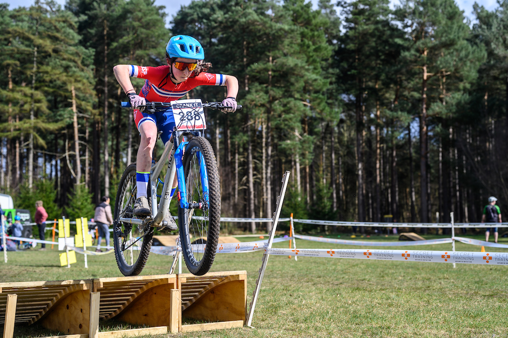 Alice Thompson took on the A-lines to take the win in the Girl's U12 race