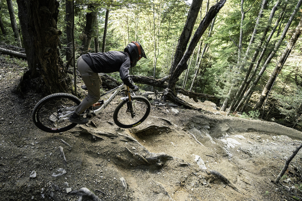 Review: Zerode G3 - A Belt Driven, Gearbox Equipped DH Bike