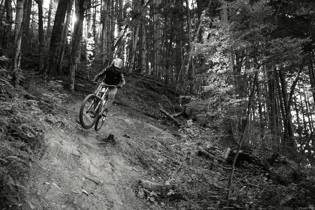 Review: Zerode G3 - A Belt Driven, Gearbox Equipped DH Bike