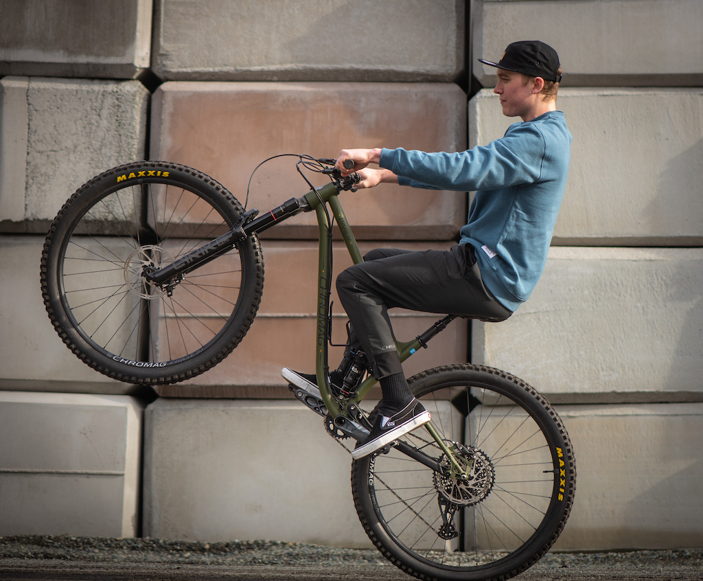 クロマグ　chromag Mission V5 Mission Jersey Men's — Chromag Bikes — 3/4 Sleeve MTB Jersey