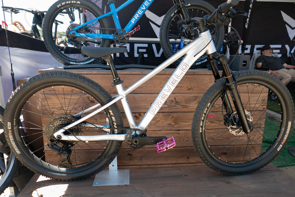 Prevelo's Zulu model is packed with clever features, including a pivotal dropper post that helps keep the stack height as low as possible, maximizing the mount of drop for smaller riders.