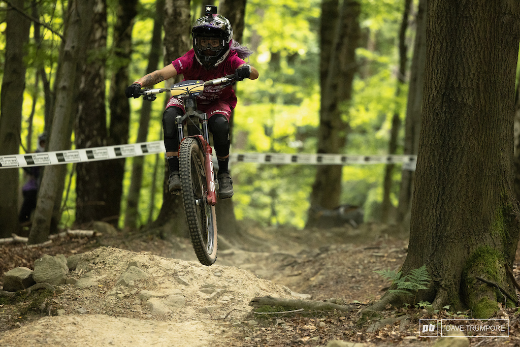 Isabeau Courdurier pinned on S5 to take the fastest time of the day in Poland
