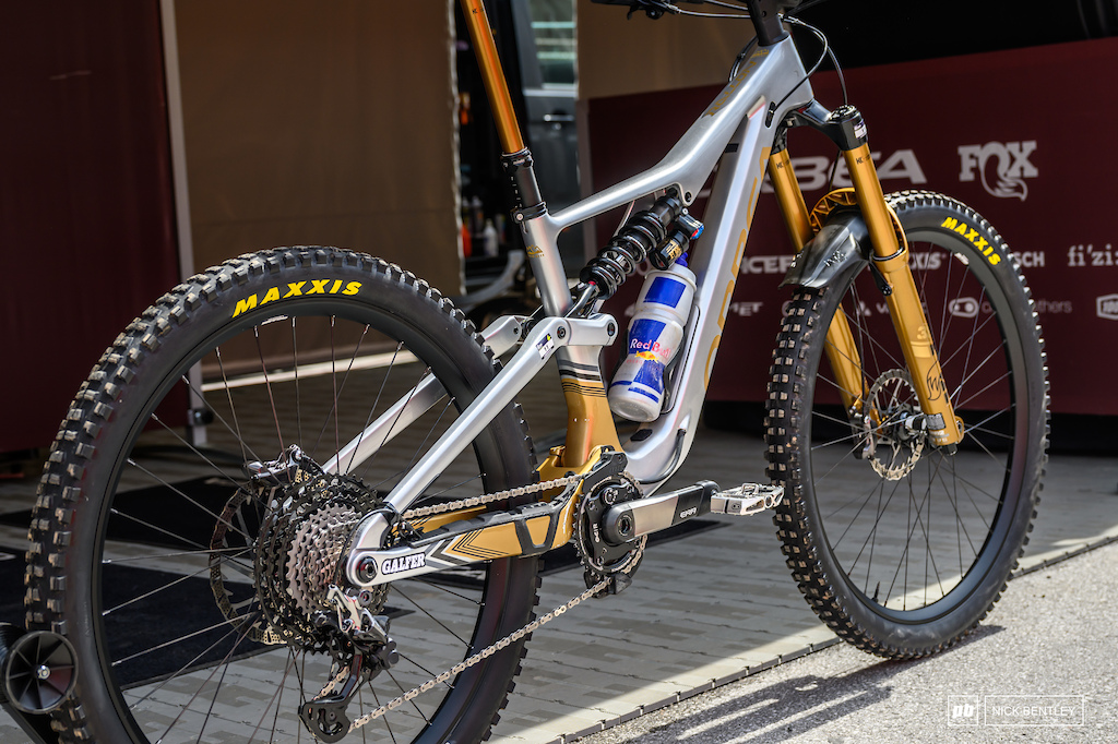 Spike runner bike sales