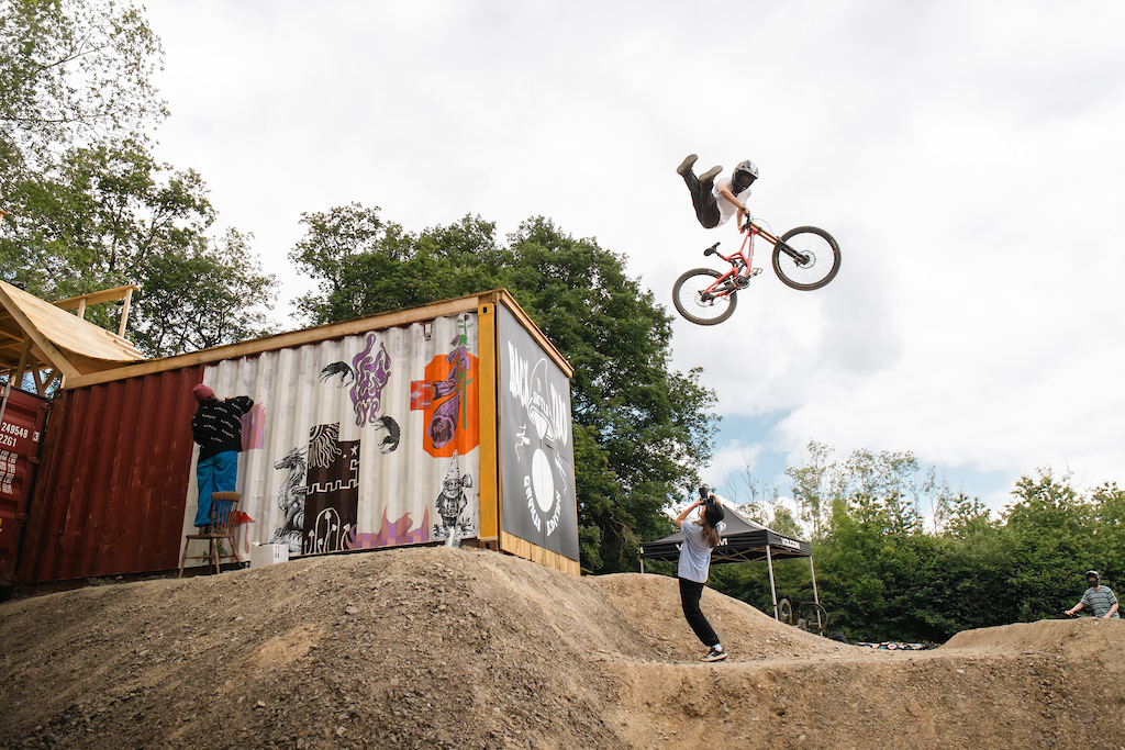 Sam Hodgson & Vero Sandler's Backyard Gnome Jumps Face Potential