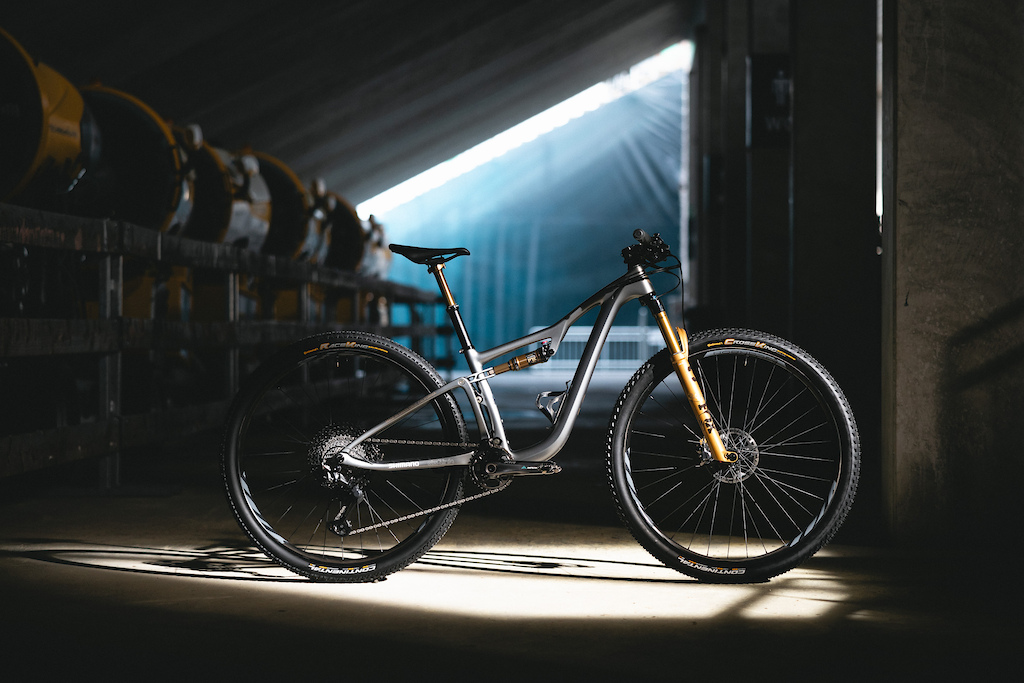 Ibis Announces Limited Edition Team 31 Exie USA Frames - Pinkbike