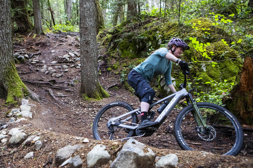 Review: Devinci E-Troy Lite - Canadian Made, Reasonably Priced