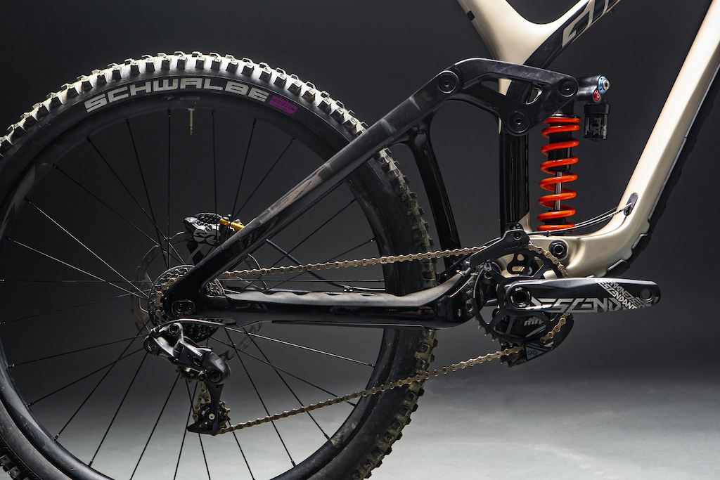DH Field Test: Giant Glory - Versatile, or Conflicted? - Pinkbike
