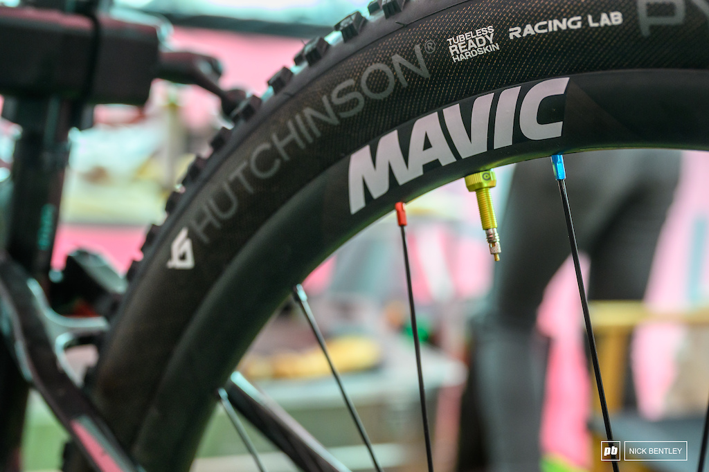 A nice touch with the colored nipple on these Mavic wheels from the Ford Rockrider team.