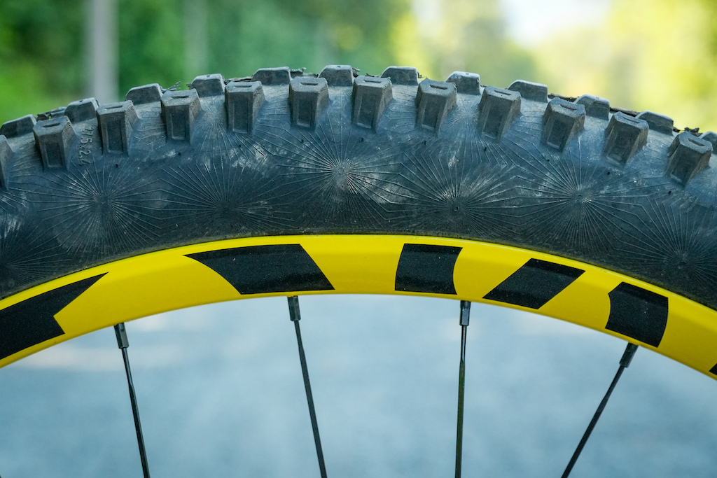 Review: Mavic Deemax DH YLW - A Classic Downhill Wheelset - Pinkbike