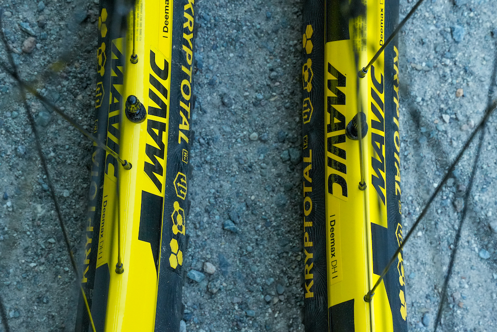 Review: Mavic Deemax DH YLW - A Classic Downhill Wheelset