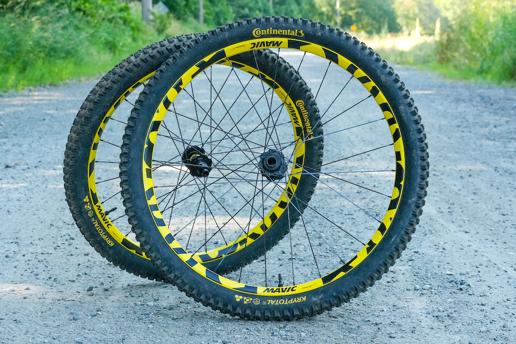 Review: Mavic Deemax DH YLW - A Classic Downhill Wheelset - Pinkbike