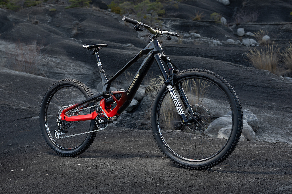 First Look: The 2025 Lapierre Spicy Can Be High-Pivot Or Low-Pivot ...