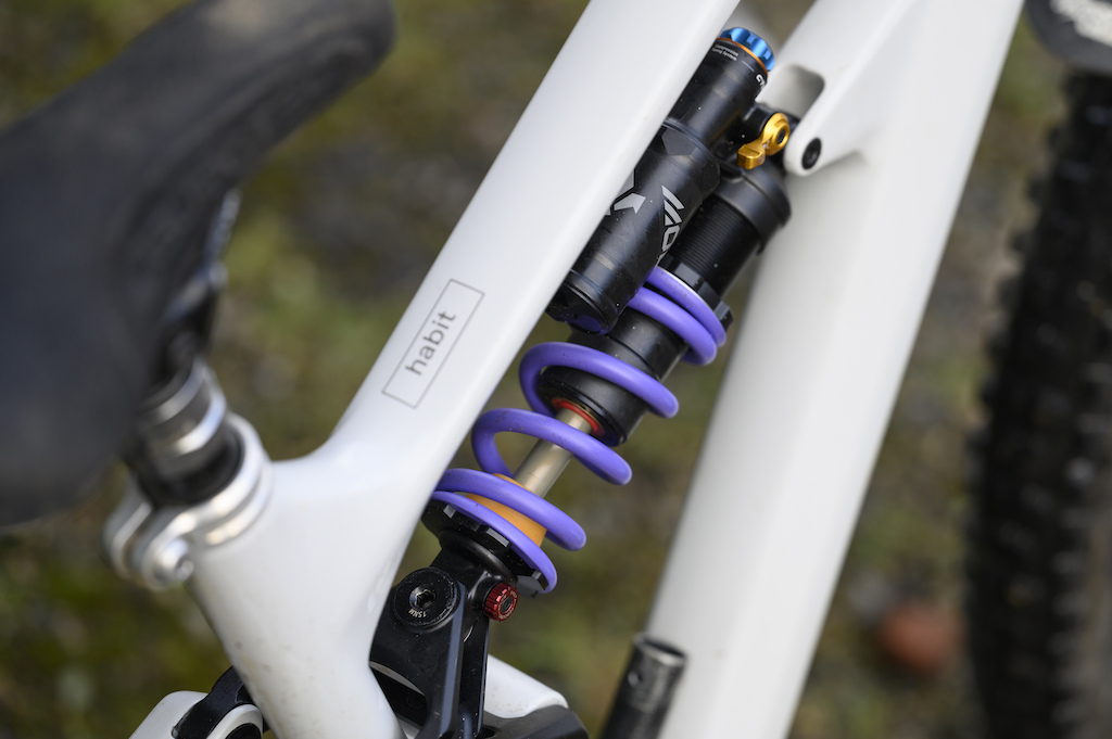 Mod coil shock compatible with yoke mount.