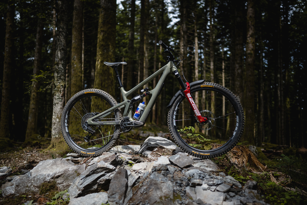 Video: Greg Callaghan Rips It Up on the New Ripmo - Pinkbike