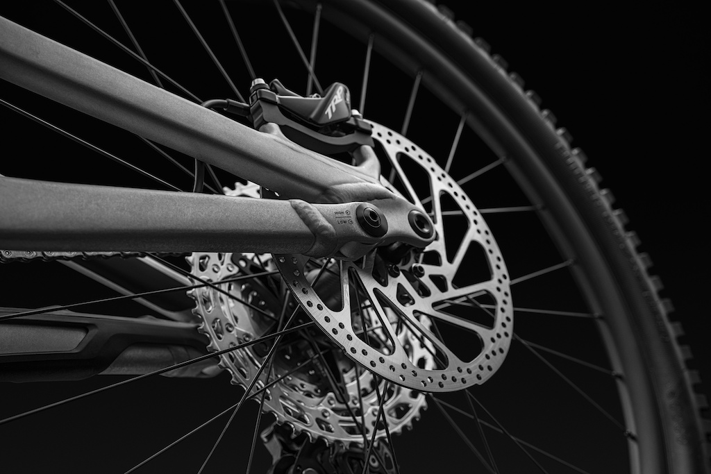 Spceialized Status Lettering First Ride: Specialized Launches New Status 140 and DH 170 - Pinkbike